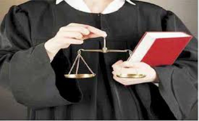 بررسی استقلال کانون وکلا در کشورهای مختلف